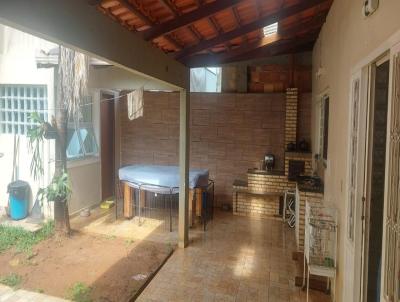 Casa para Venda, em Betim, bairro Guaruj�, 3 dormit�rios, 3 banheiros, 1 su�te, 4 vagas