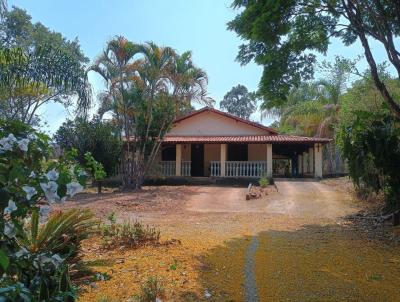 Casa para Venda, em Crucil�ndia, bairro Centro, 3 dormit�rios, 2 banheiros, 1 su�te, 10 vagas