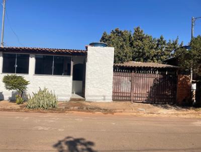 Casa para Venda, em Mateus Leme, bairro Centro, 3 dormit�rios, 2 banheiros, 1 vaga