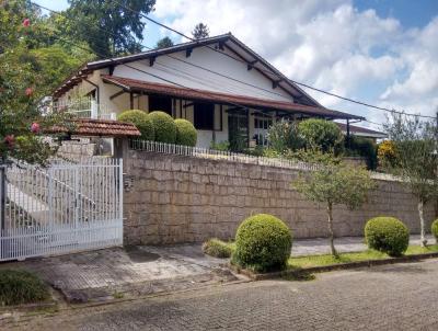 Casa para Venda, em Joinville, bairro Sagua�u