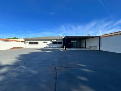 Casa para Loca��o, em , bairro Parque Residencial Universit�rio, 4 dormit�rios, 2 banheiros, 1 su�te, 10 vagas