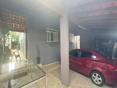 Casa para Venda, em Botucatu, bairro Jardim Yp�, 2 dormit�rios, 2 banheiros, 1 su�te, 2 vagas