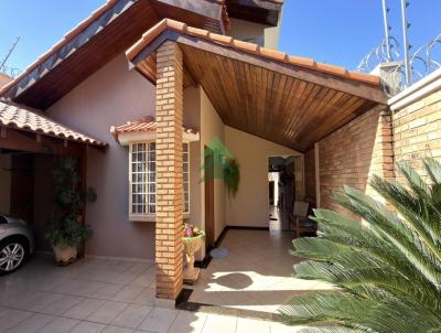 Casa para Venda, em Presidente Prudente, bairro Jardim Das Rosas, 2 dormit�rios, 4 banheiros, 2 su�tes, 2 vagas
