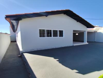 Casa para Venda, em Regente Feij�, bairro Centro, 4 dormit�rios, 2 banheiros, 1 su�te, 4 vagas