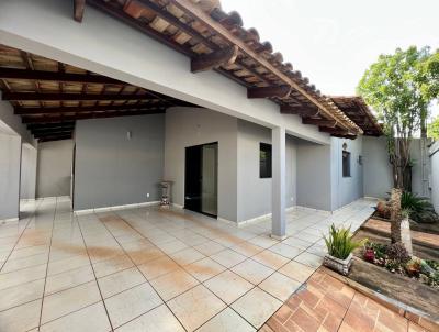 Casa para Venda, em Palmas, bairro Plano Diretor Sul, 3 dormit�rios, 3 banheiros, 1 su�te, 2 vagas