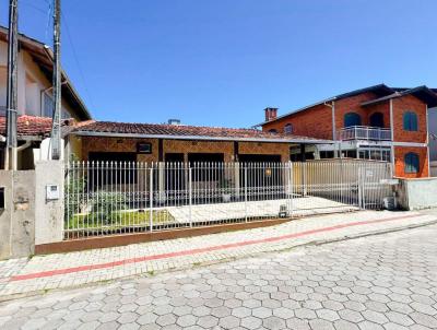 Casa para Venda, em Barra Velha, bairro Centro, 3 dormit�rios, 2 banheiros, 1 vaga