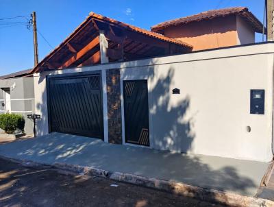 Casa para Venda, em Ourinhos, bairro , 2 dormit�rios, 2 banheiros, 1 su�te, 2 vagas