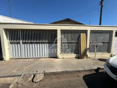 Casa para Venda, em Pirapozinho, bairro Centro, 2 dormit�rios, 1 banheiro, 1 vaga